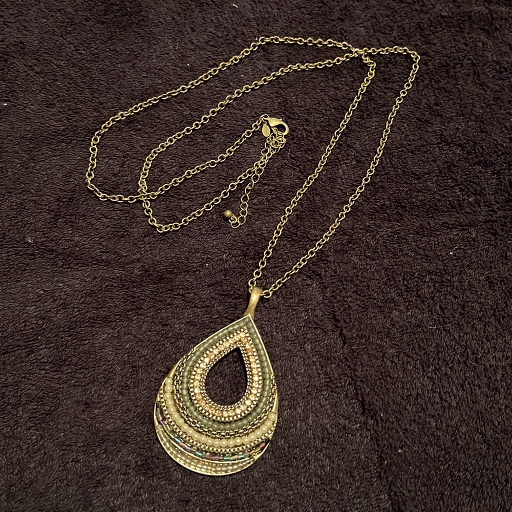 Premier teardrop pendant necklace